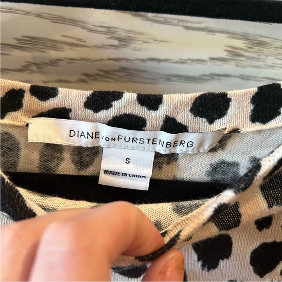 Diane Von Furstenberg TinKit Leopard Print Sweater Size Small - Picture 4 of 5